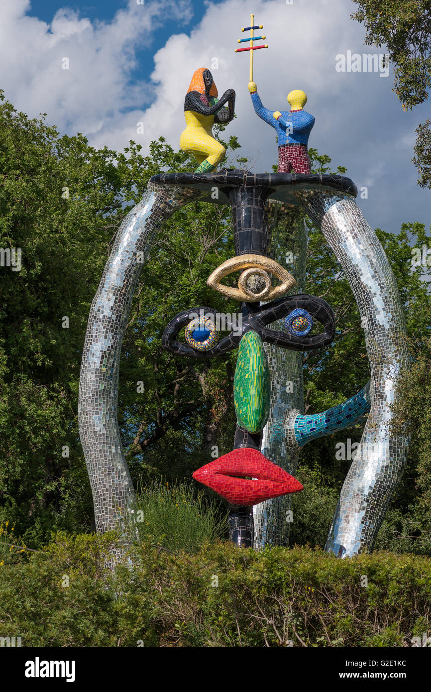 Bunte Skulptur Im Giardino Dei Tarocchi Oder Im Garten Des Tarot