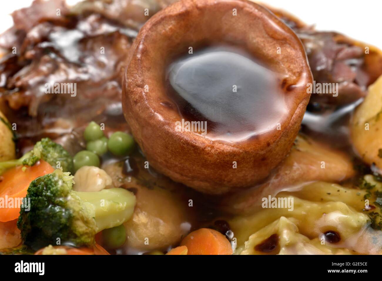 Yorkshire Pudding auf einem Sonntag Abendessen Stockfoto