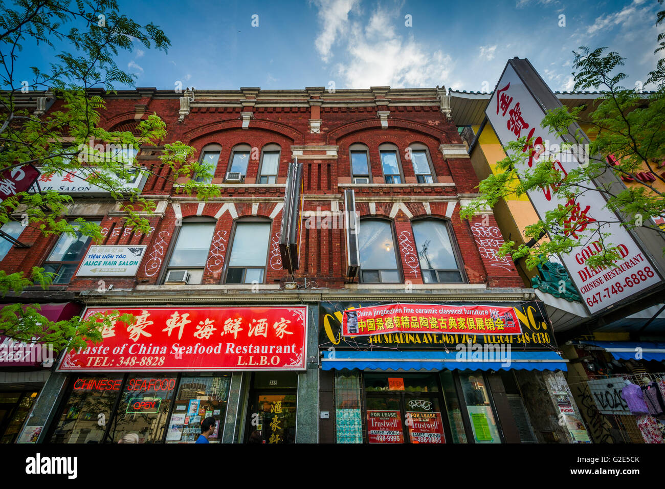 Unternehmen an der Spadina Avenue, in Chinatown, Toronto, Ontario. Stockfoto Unternehmen an der Spadina Avenue, in Chinatown, Toronto, Ontario. Stockfoto
