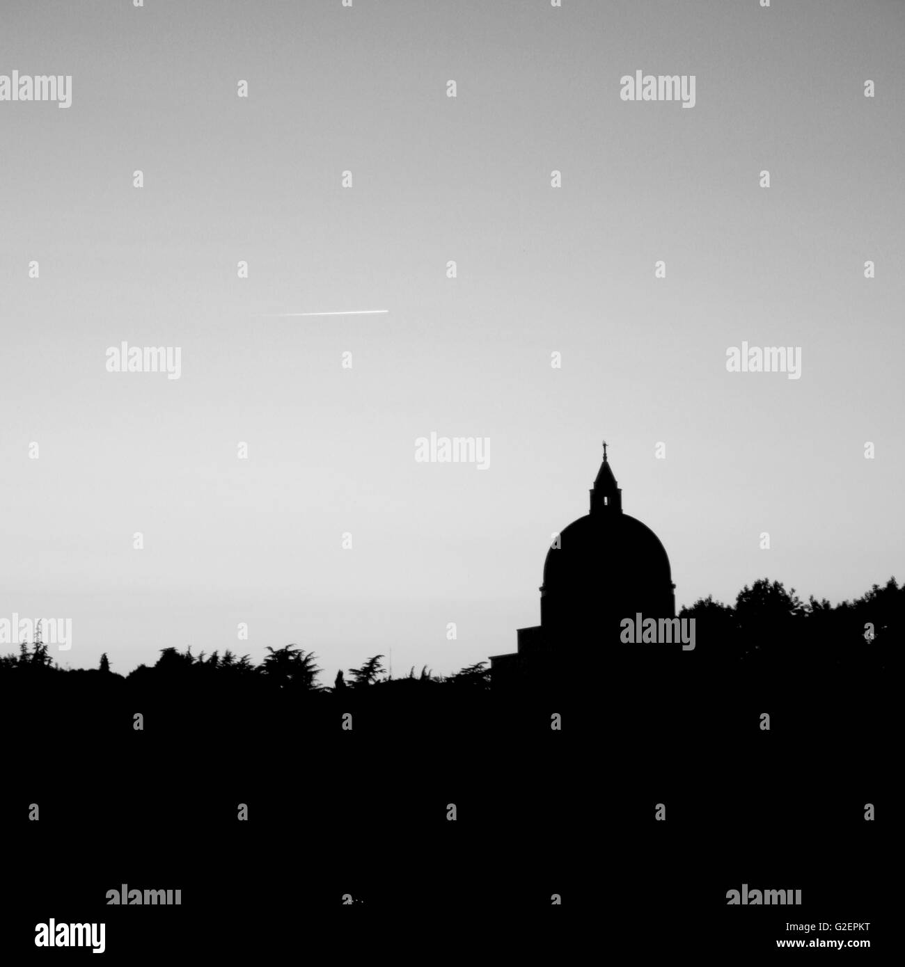 St. Peter und Paul Dom Silhouette in Roma Stockfoto