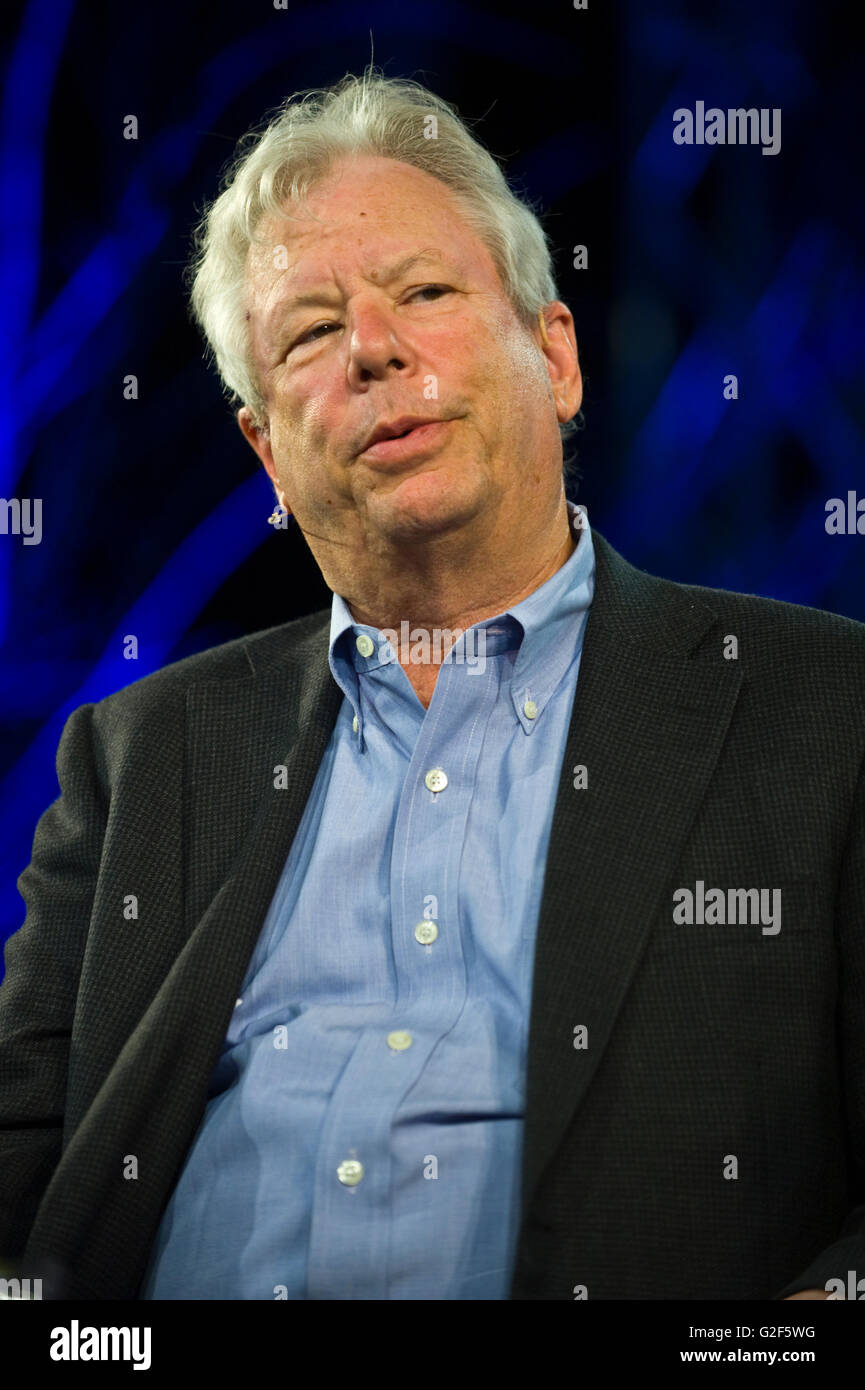 Richard Thaler Professor für Verhaltenswissenschaften und Wirtschaft sprechen auf der Bühne Hay Festival 2016 Stockfoto