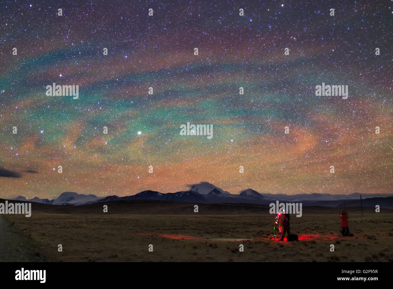 Die atmosphärische Schwerewellen durch eine dünne Schicht aus leuchtenden Atmosphäre genannt Airglow enthüllt wird gefangen genommen von der tibetischen Hochebene Stockfoto