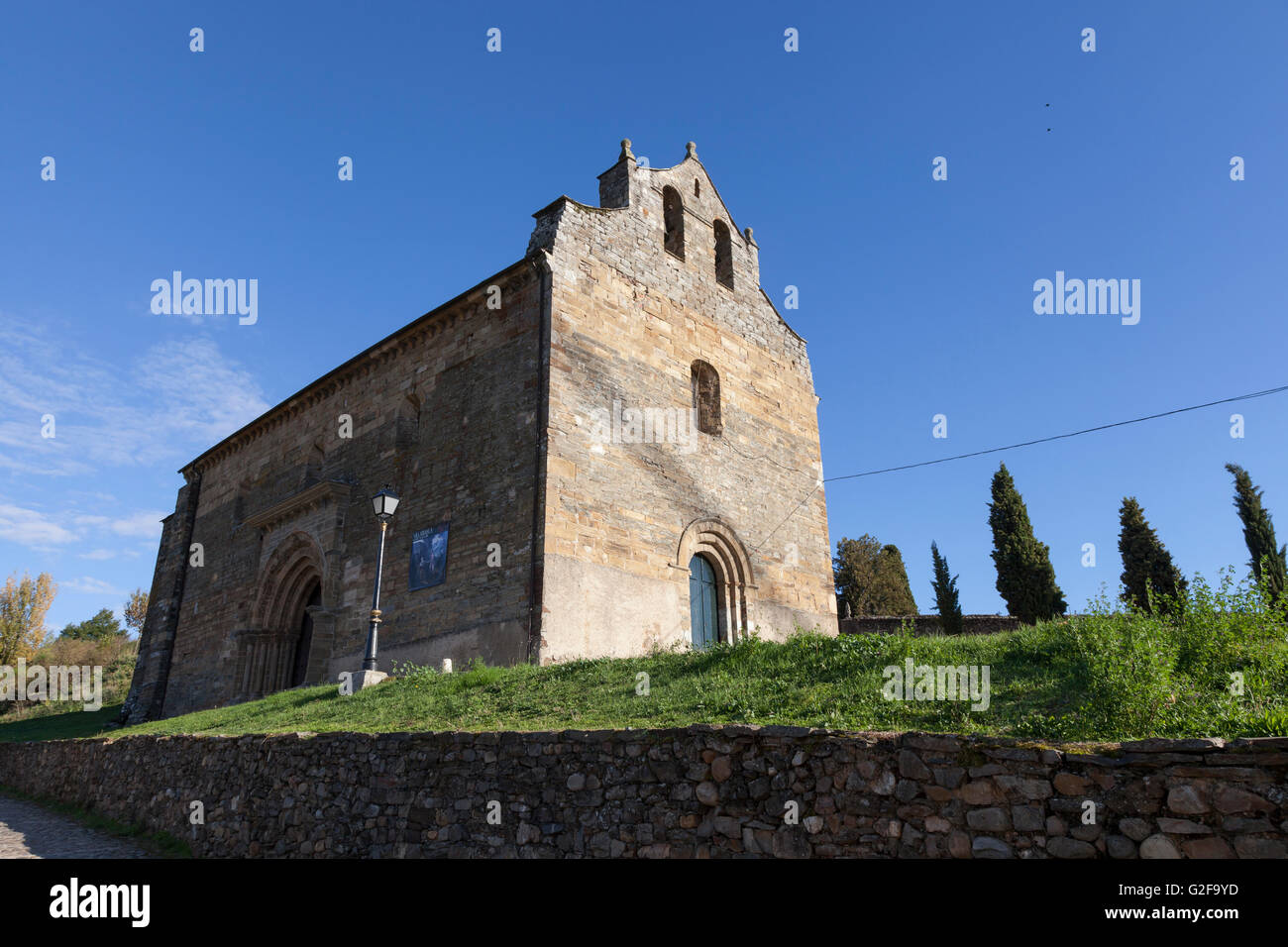 Iglesia de santiago apostol kirche Fotos und Bildmaterial in hoher
