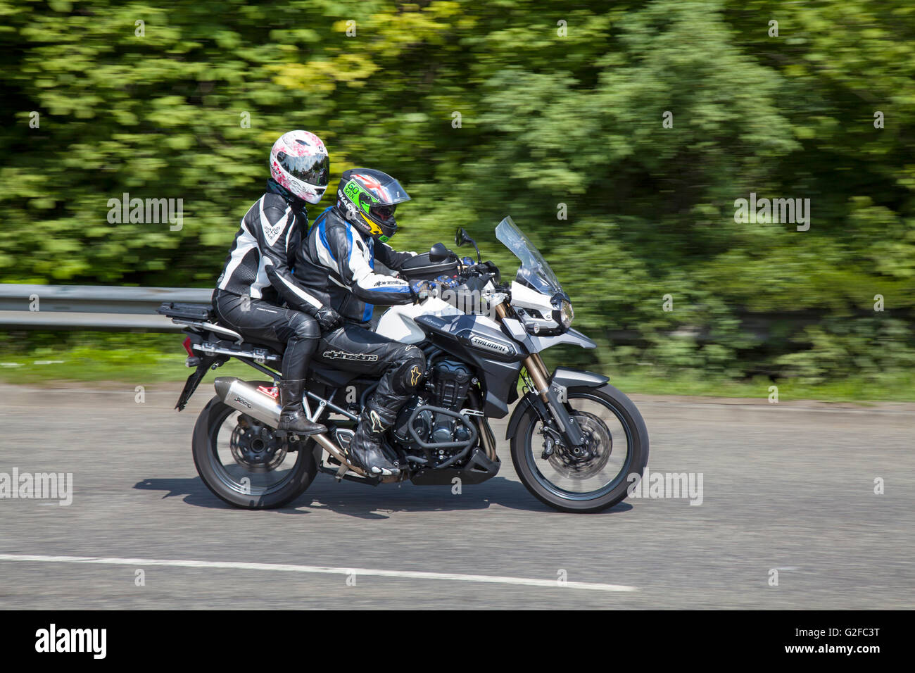 Triumph Motorräder auf dem Pendle Power fest, Moving, Movement, UK Roads eine klassische, Veteranen- und Traditionsmotorshow, die im Nelson & Colne College, Barrowford, Lancashire, Großbritannien, abgehalten wird Stockfoto