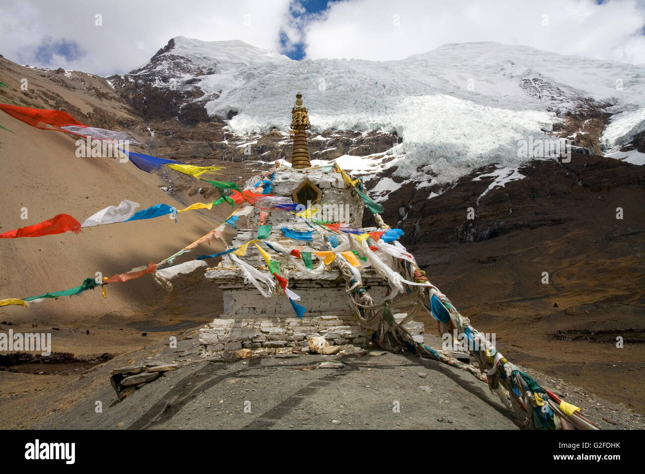 Panoramablick auf Noijin Gangsang, Karo La Pass. Tibet, China. Stockfoto