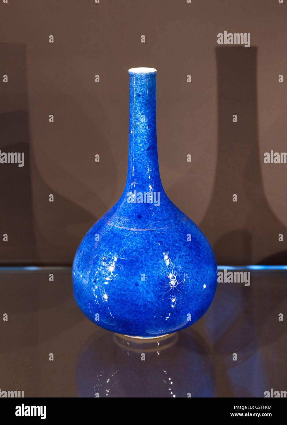 Flaschenvase -Fotos und -Bildmaterial in hoher Auflösung – Alamy