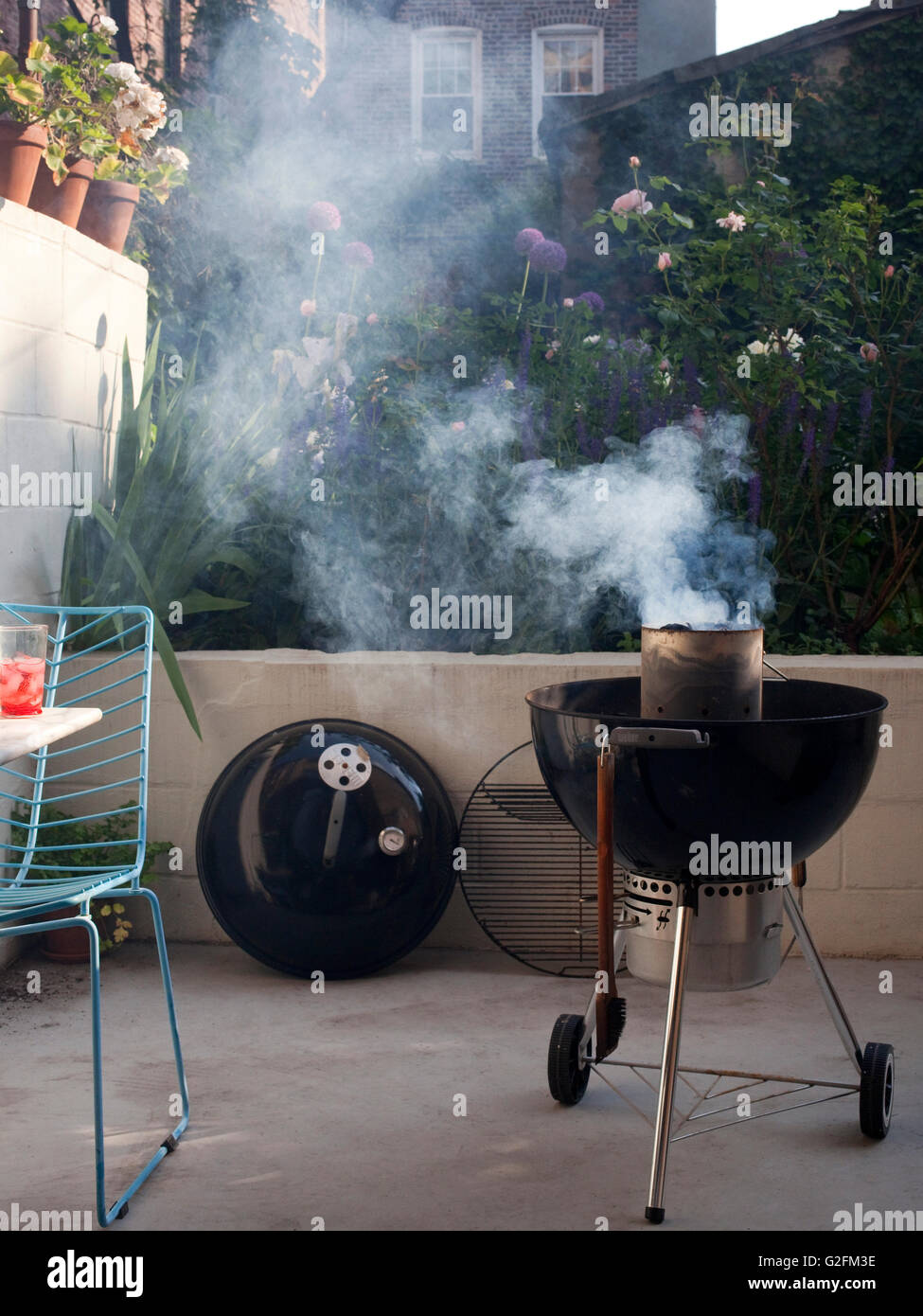 Rauchen-Grill im Veranda Stockfoto