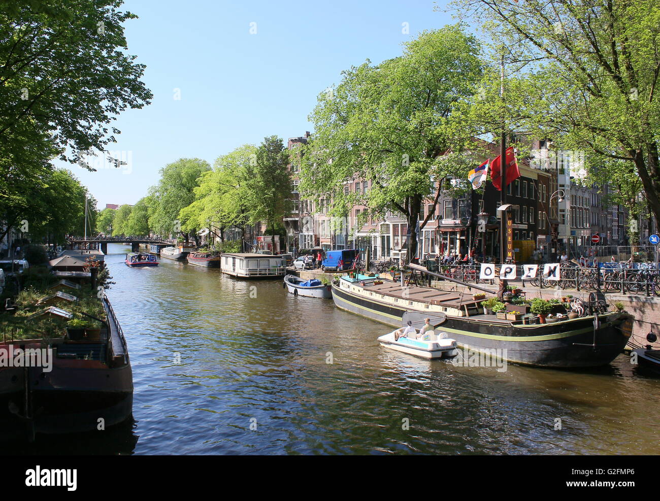 Niederländische Hausboot Museum (Woonbootmuseum) entlang der Prinsengracht Kanal festgemacht, Jordaan, Amsterdam, Niederlande Stockfoto
