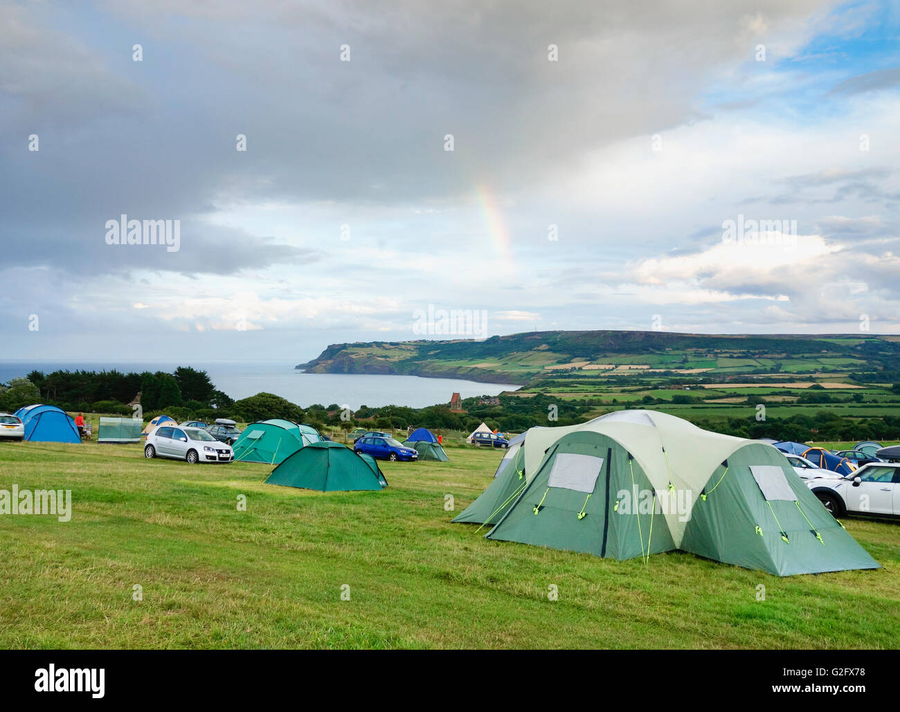 Hooks Haus Bauernhof Campingplatz mit Blick auf malerische Robin Hoods Bay, North Yorkshire, England. UK Stockfoto