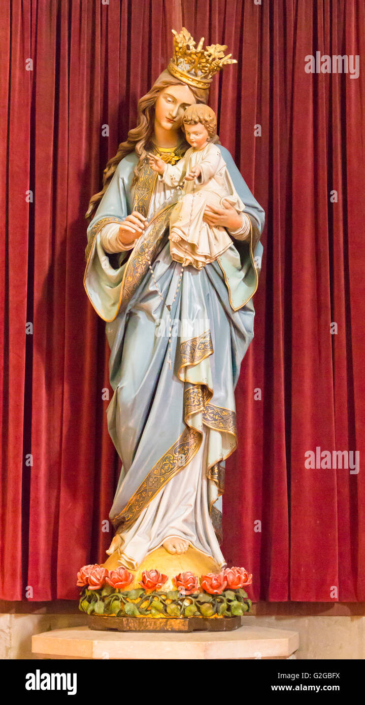 Statue der Jungfrau Maria, Kathedrale der Jungfrau Maria, Linz, Oberösterreich, Österreich Stockfoto