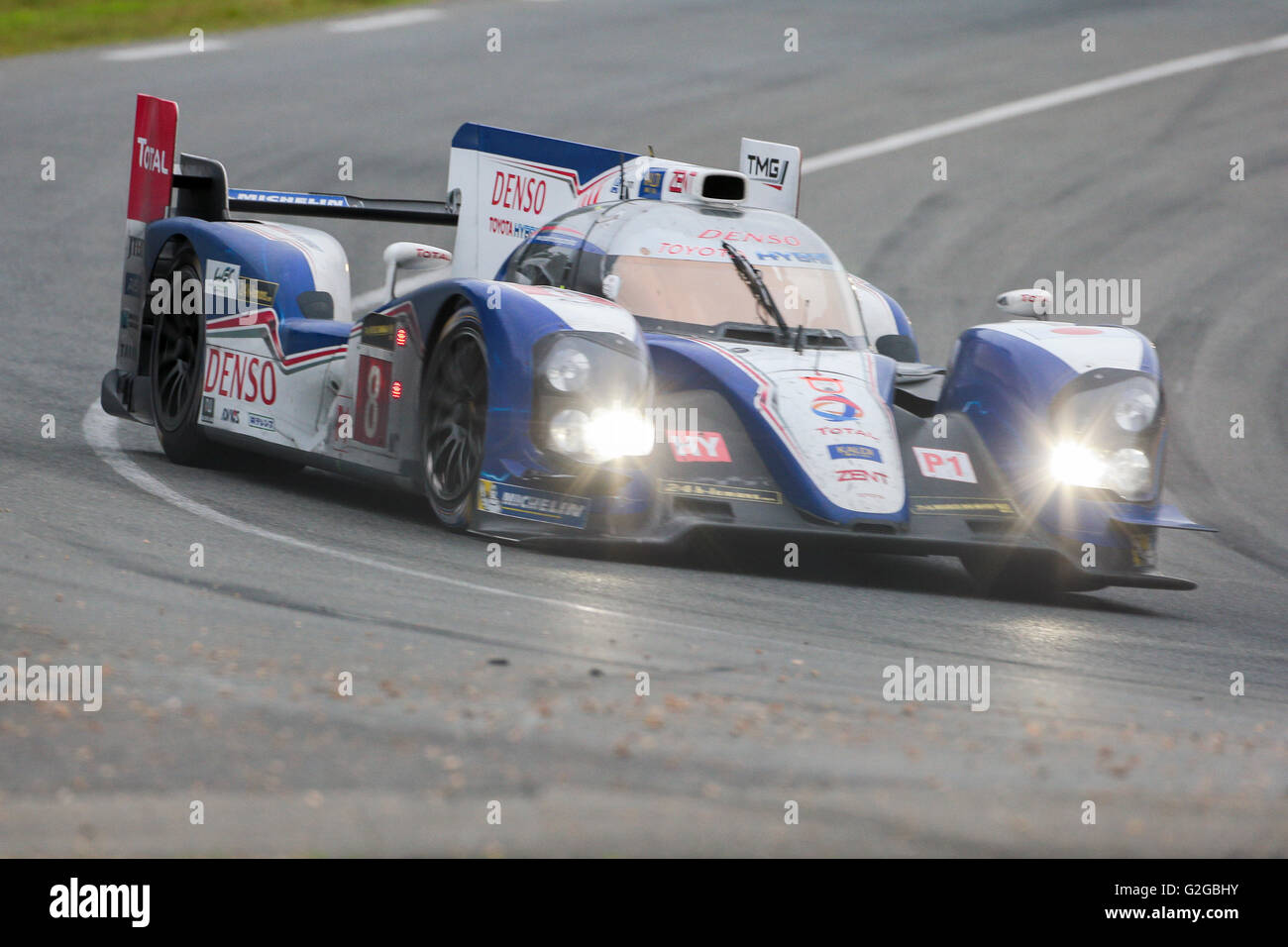 Toyota Nr. 8, Fahrer Anthony Davidson, UK, Sébastien Buemi, der Schweiz und Stéphane Sarrazin, Frankreich, zweiten Platz der Stockfoto