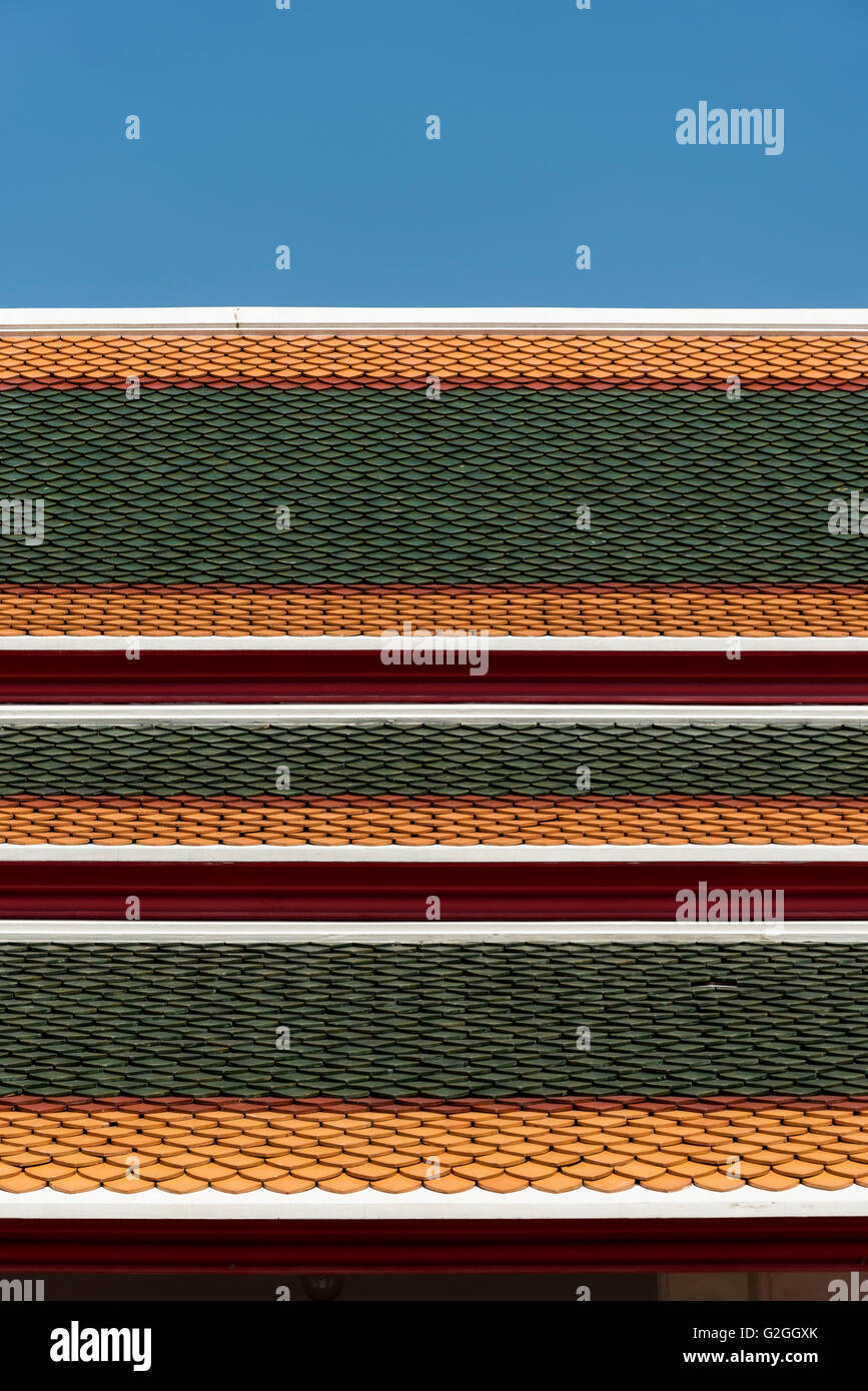 Detail der Ziegeldach im Tempel Wat Pho (Wat Po), Bangkok, Thailand Stockfoto