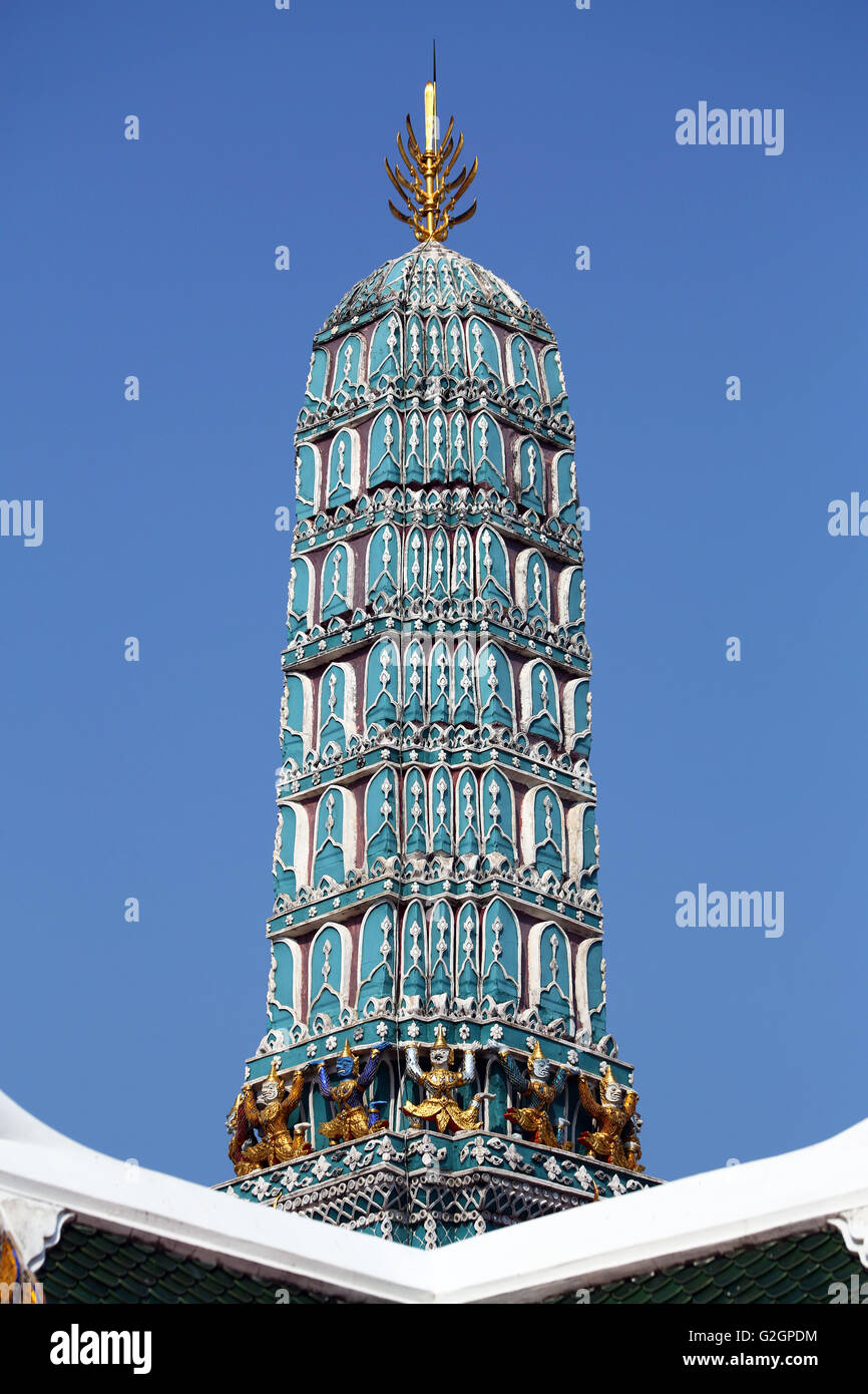 Phra Atsada Maha Chedi im Wat Phra Kaeo Tempel-Komplex der Tempel des Smaragd-Buddha in Bangkok, Thailand Stockfoto