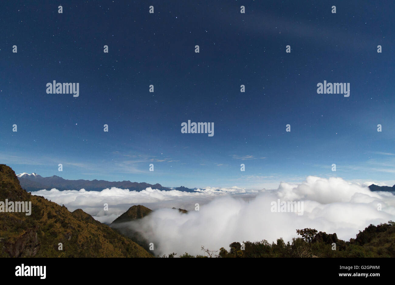 Cloud-Inversion in den Anden, Phuyupatamarca, Peru Stockfoto