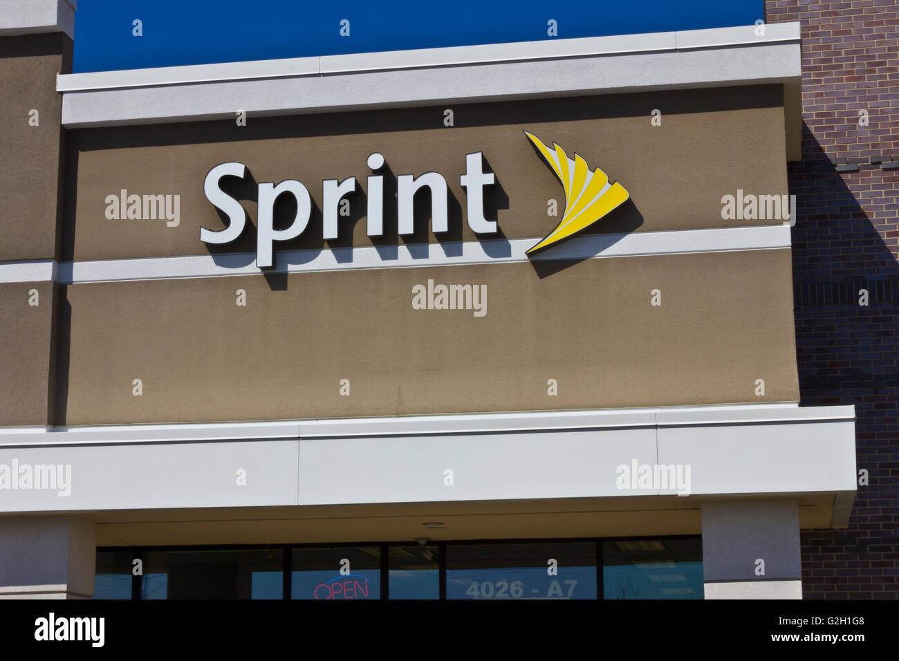 Indianapolis - ca. November 2015: Sprint Wireless Ladengeschäft. Sprint ist ein Anbieter von drahtlosen Pläne und Handys II Stockfoto