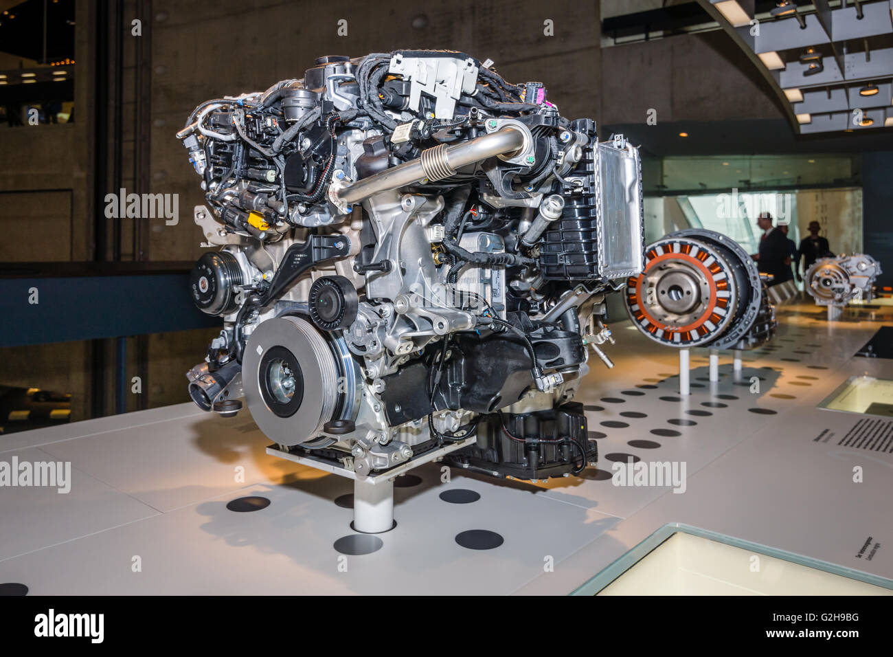 STUTTGART, Deutschland - 19. März 2016: eines modernen Motors. Mercedes-Benz Museum. Stockfoto