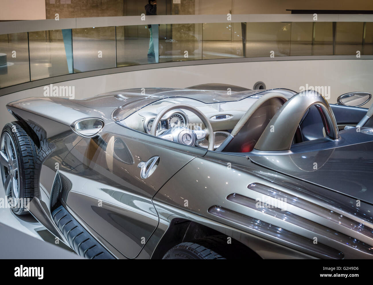 STUTTGART, Deutschland - 19. März 2016: Detail des Concept cars Mercedes-Benz F400 Carving, 2001. Mercedes-Benz Museum. Stockfoto