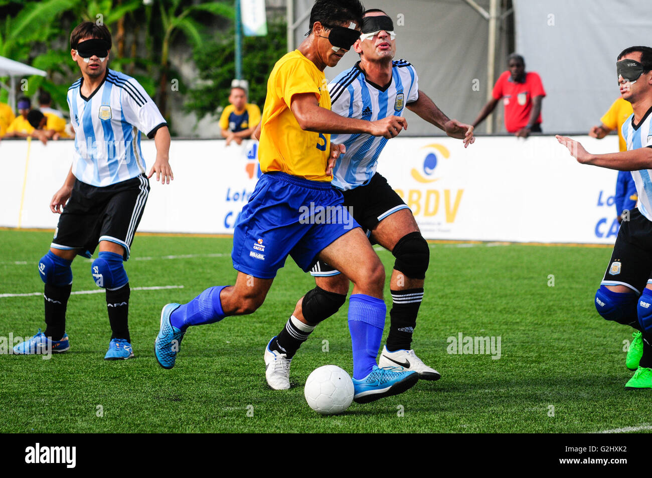 RIO DE JANEIRO, Brasilien - 06.01.2016: V internationale Herausforderung des blinden FOOTBAL - Match zwischen Argentinien gegen Brasilien B, gültig für V internationale Herausforderung des blinden Footbal Veranstaltung in einer traditionellen Bildungseinrichtung für sehbehinderte Personen befindet sich in der Nähe von Urca Gebiet südlich von Rio De Janeiro statt. (Foto: Alvinho Duarte / FotoArena). Stockfoto