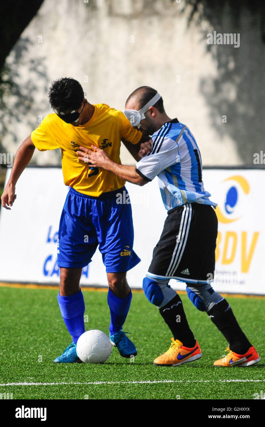 RIO DE JANEIRO, Brasilien - 06.01.2016: V internationale Herausforderung des blinden FOOTBAL - Match zwischen Argentinien gegen Brasilien B, gültig für die V International Herausforderung von Blind Fußball (Soccer 5), gehalten an der Benjamin konstante Institut (IBC) befindet sich in der Nähe von Urca, South Zone von Rio De Janeiro, in einer vorbereitenden Veranstaltung für die Paralympischen Spiele Rio 2016. (Foto: Alvinho Duarte / FotoArena) Stockfoto