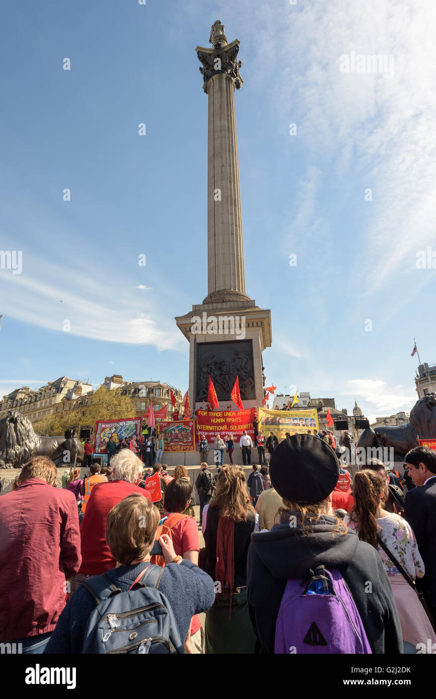 Arbeitnehmer und Gewerkschaften Aktivisten in London Maikundgebung in Trafalgar Square in London 1. Mai 2016 - International Workers Stockfoto