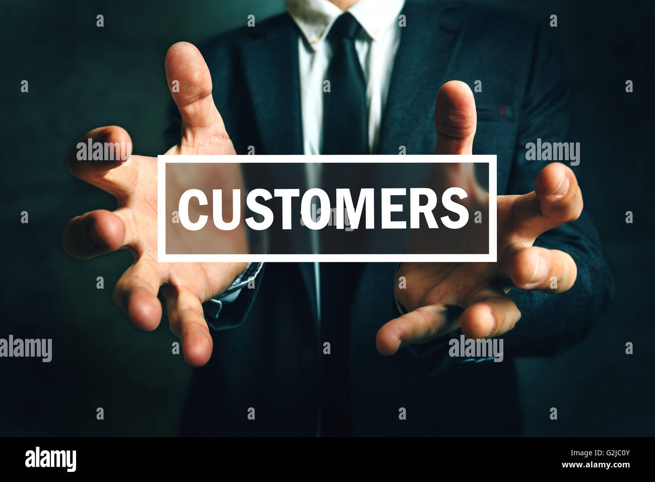 Business-Strategie, Kunden mit Geschäftsmann im eleganten Anzug zu halten Stockfoto