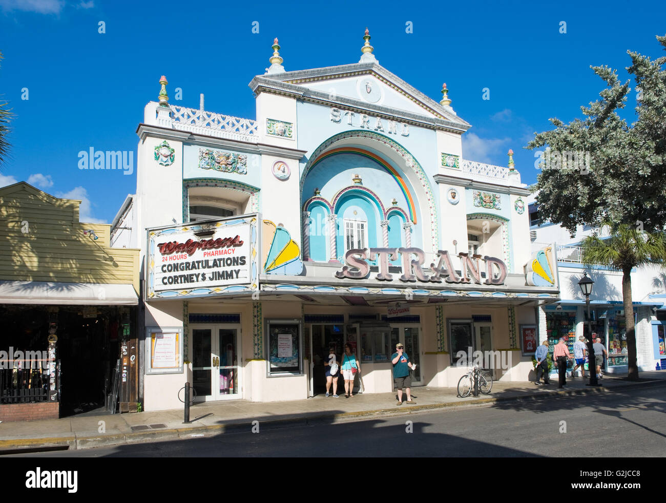 KEY WEST, FLORIDA, USA – 1. Mai 2016: Die alten Strand Theatre in der Duval Street im Zentrum von Key West Stockfoto