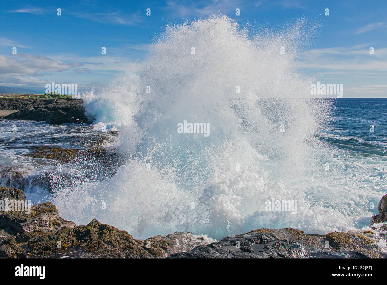 Hämmerte Surf, Wawaloli Beach Park, Hawaiis Big Island (Big Island). Hawaii-Inseln, zentral-Pazifik, USA Stockfoto