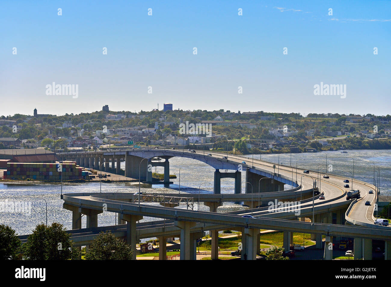 Eine Landschaft Blick auf die Harbour Bridge fegen über die Mündung des Saint John River in Saint John, New Brunswick, Kanada Stockfoto