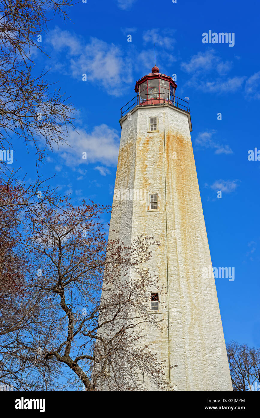 Sandy Hook Leuchtturm. Es ist der älteste Leuchtturm noch funktioniert jetzt. Sandy Hook befindet sich im Hochland in Monmouth County Stockfoto