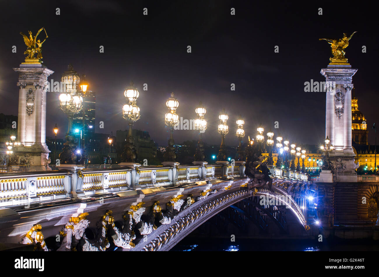 Brücke von Alexandre III an einem schönen Sommertag in Paris, Frankreich Stockfoto