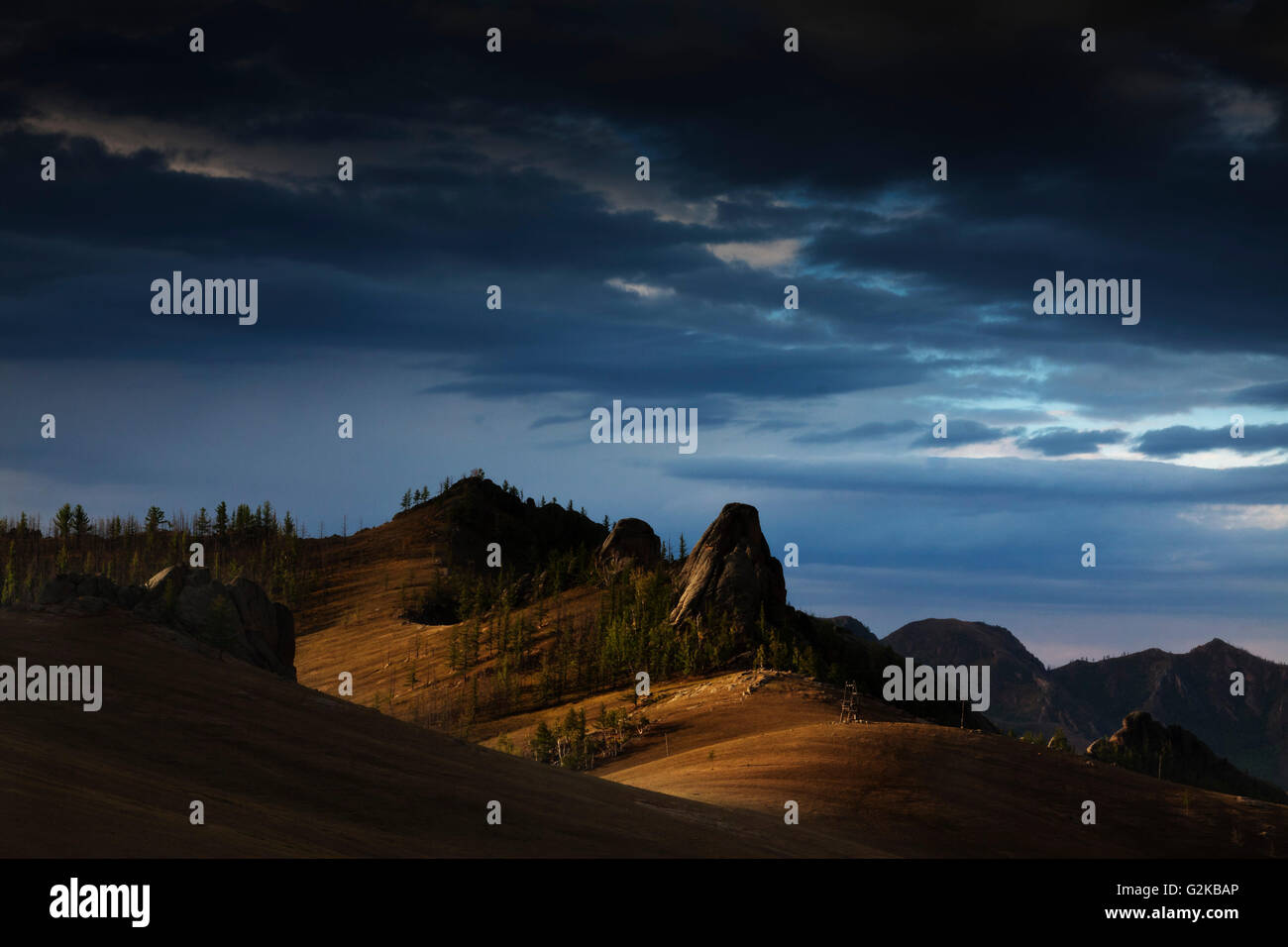 Berglandschaft in der Abenddämmerung, Mongolei Stockfoto