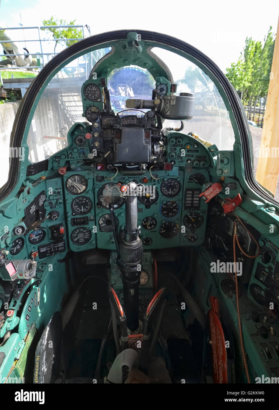 Das Cockpit der Mig-21-Kampfjet Stockfotografie - Alamy