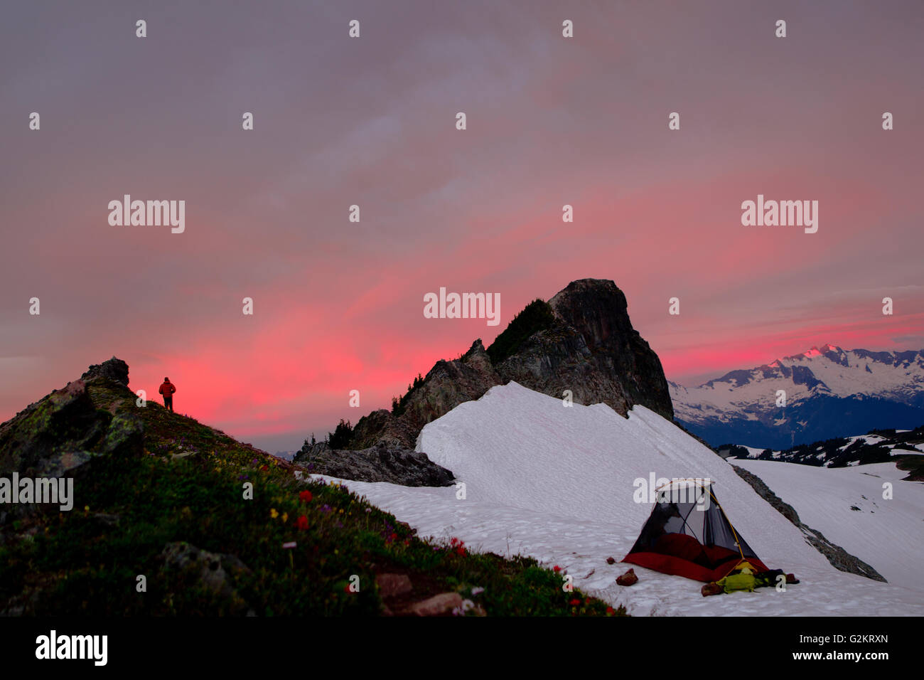 Sunrise und und Zelt in der Nähe von Squamish, British Columbia, Kanada Stockfoto