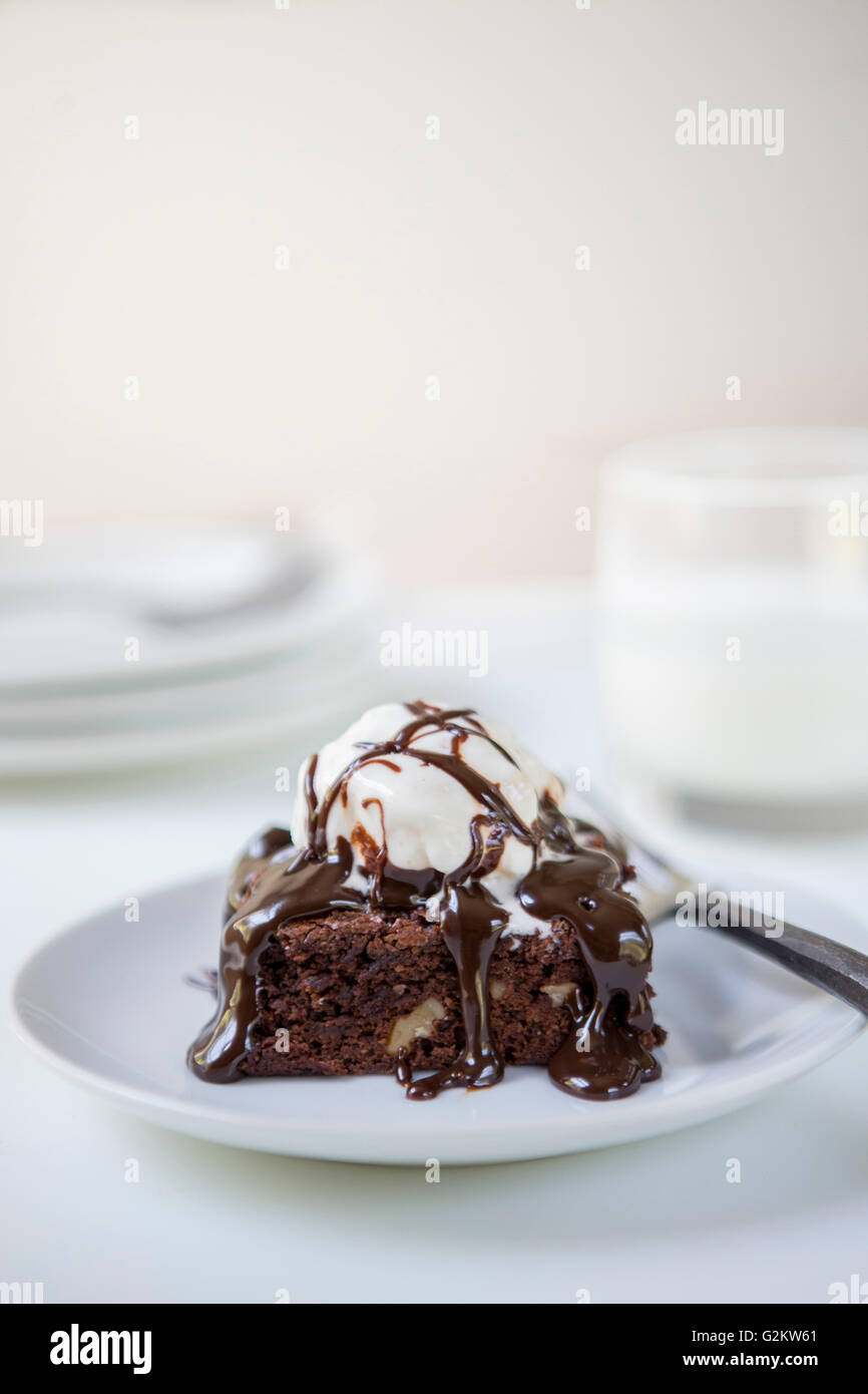 Schokoladen-Brownie Sundae Stockfoto