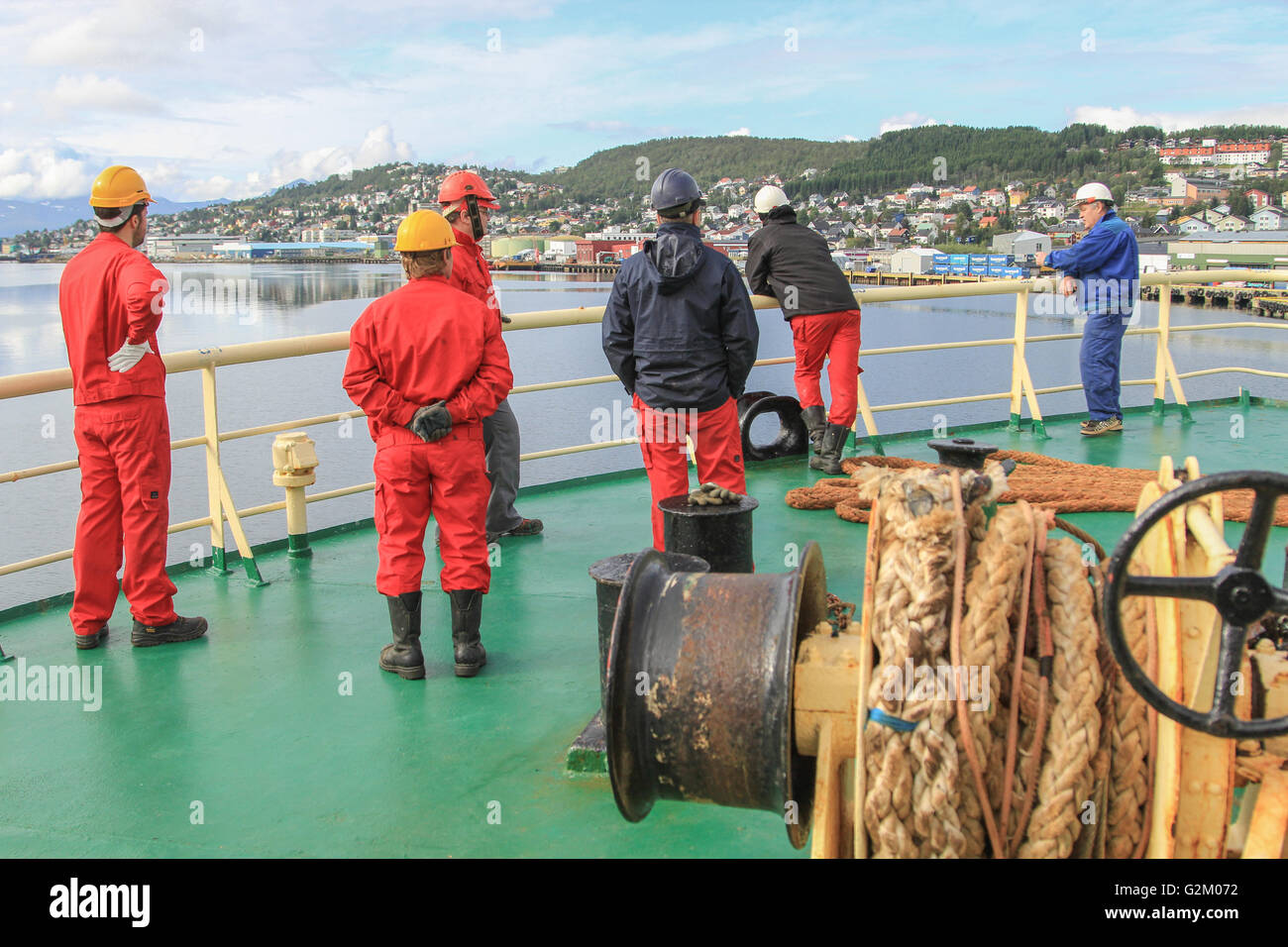 Segler vor festmachen im Hafen-Stadt Tromsø Stockfoto