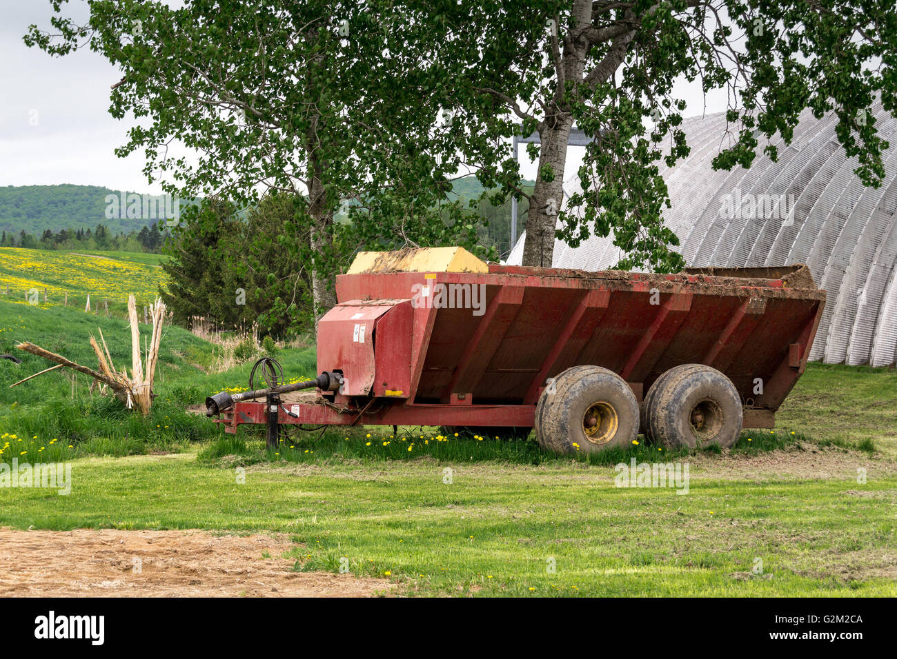 Landwirtschaft-Streuer Gerät Trailer für Gülle Stockfoto