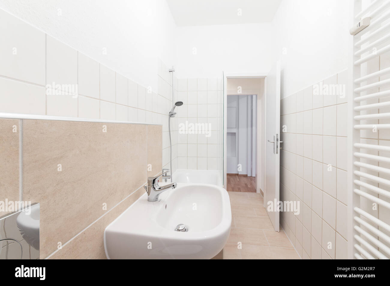 neues Bad - Badezimmer - Immobilien Interieur Stockfoto