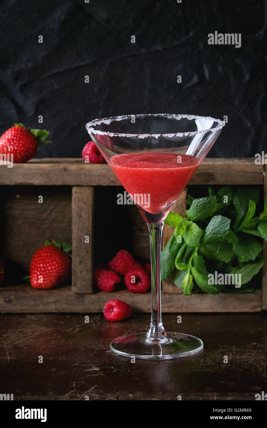 Erdbeer-Dessert-cocktail Stockfoto