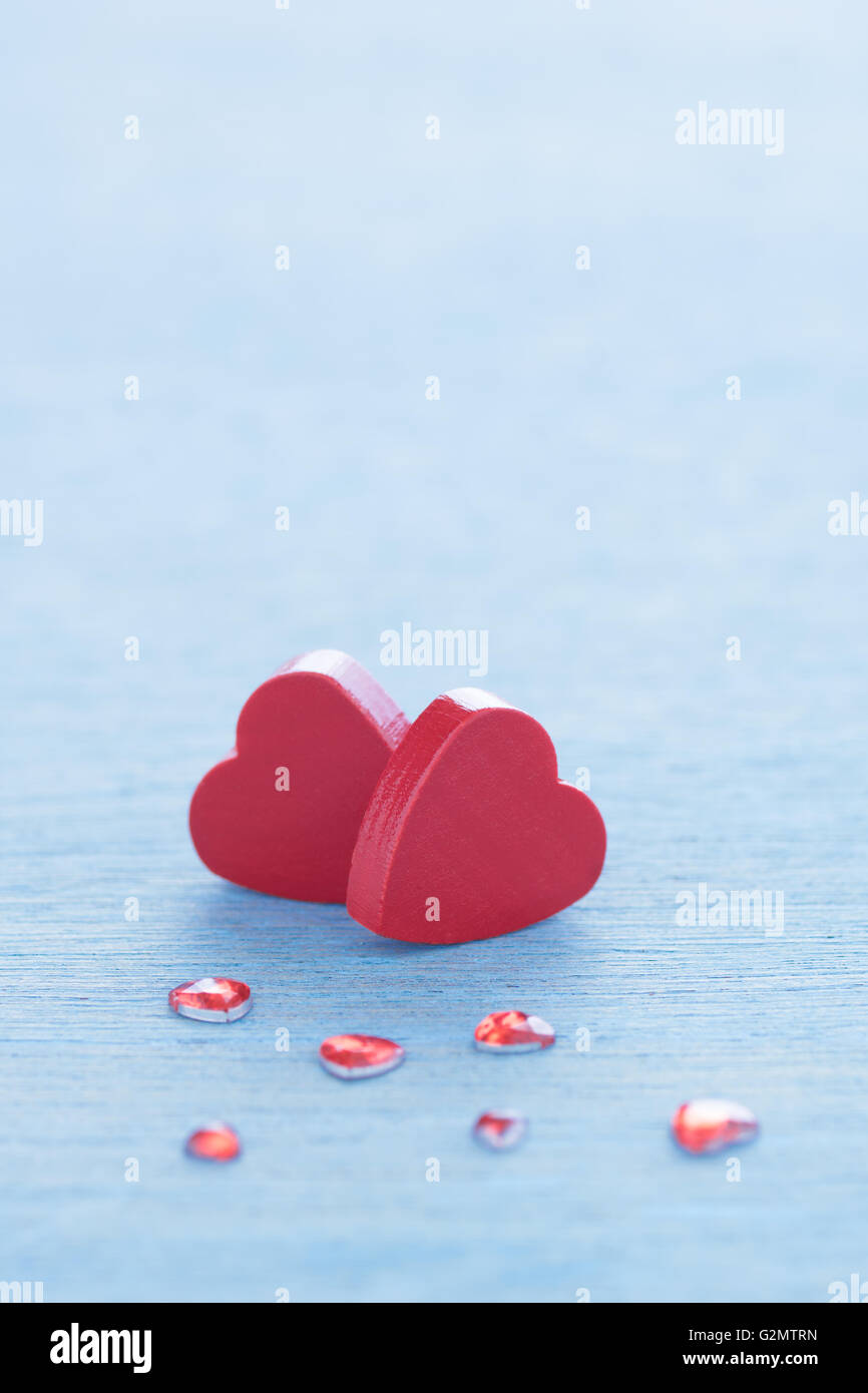 Blue Valentine Grußkarte oder Gutschein mit zwei Herzen und Kopie Raum. Stockfoto