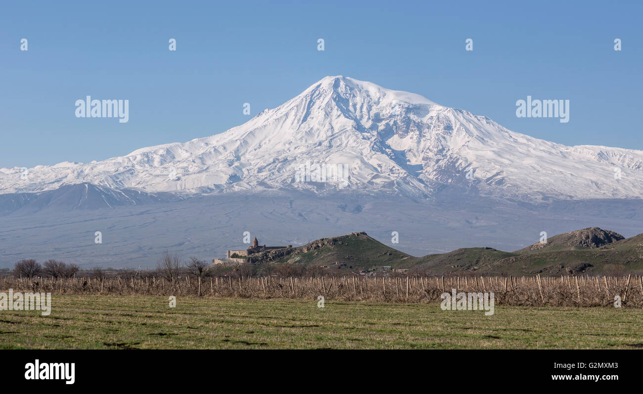 Atemberaubende Aussicht auf Hor virap Kloster mit Ararat Berg im Hintergrund. Armenien. Stockfoto
