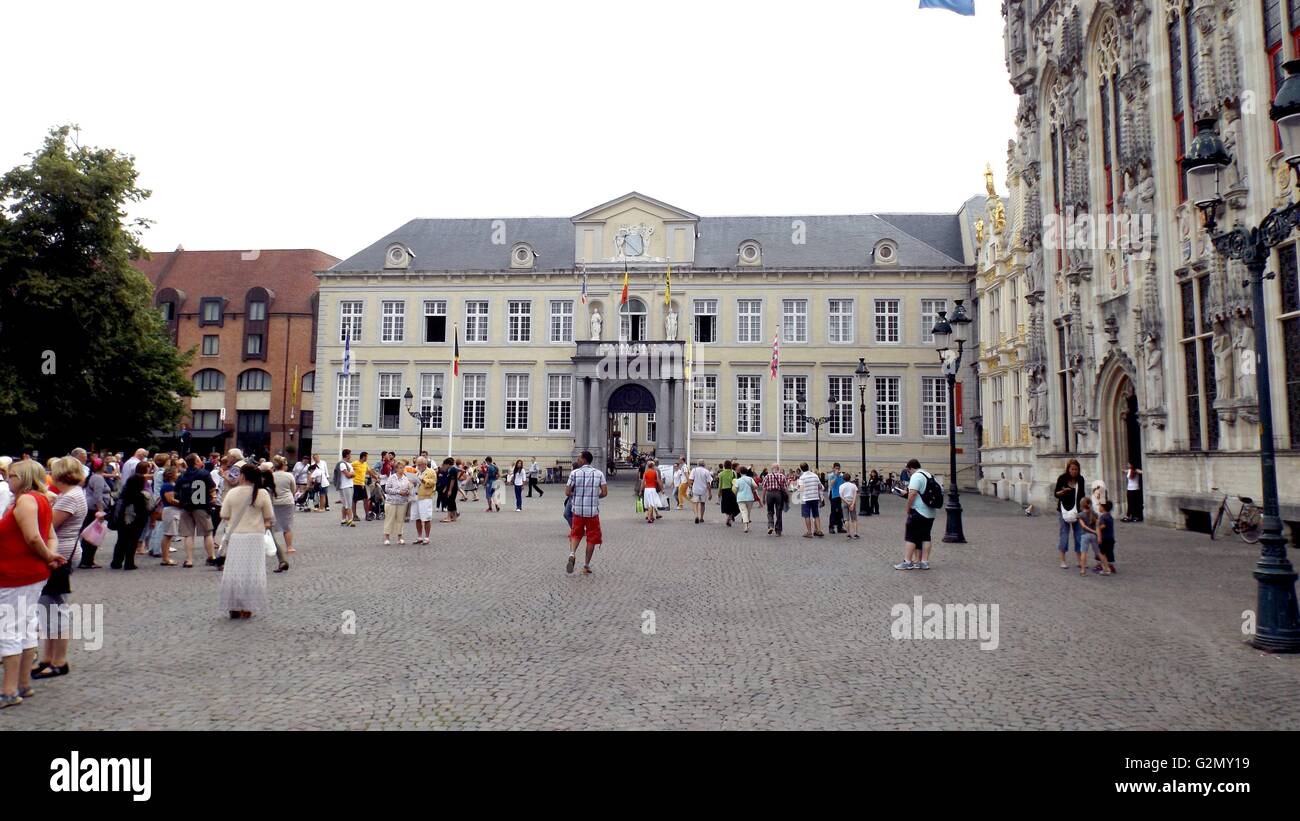 Brügge City Hall 1376. Brügge ist von hier aus für die 600 Jahre geregelt. Die umliegenden Hallen ist authentische Dokumentation und Kunstwerke der gotischen Architektur. Stockfoto