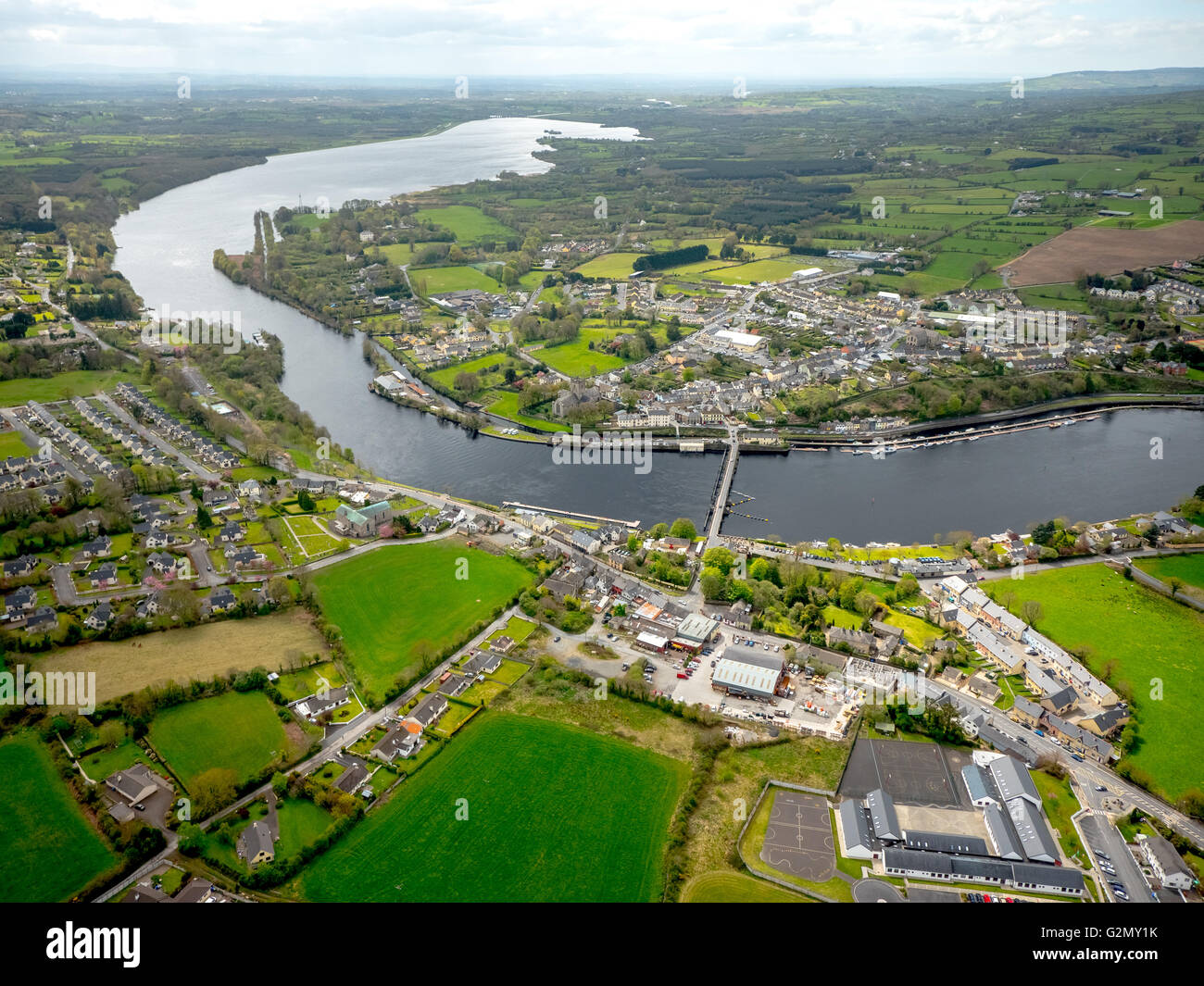 Killaloe Co.Clare Und Sprachlernspiels Ballina Co Tipperary am Fluss Shannon, Brücke, COUNTY CLARE, Tipperary, Irland, Europa Stockfoto