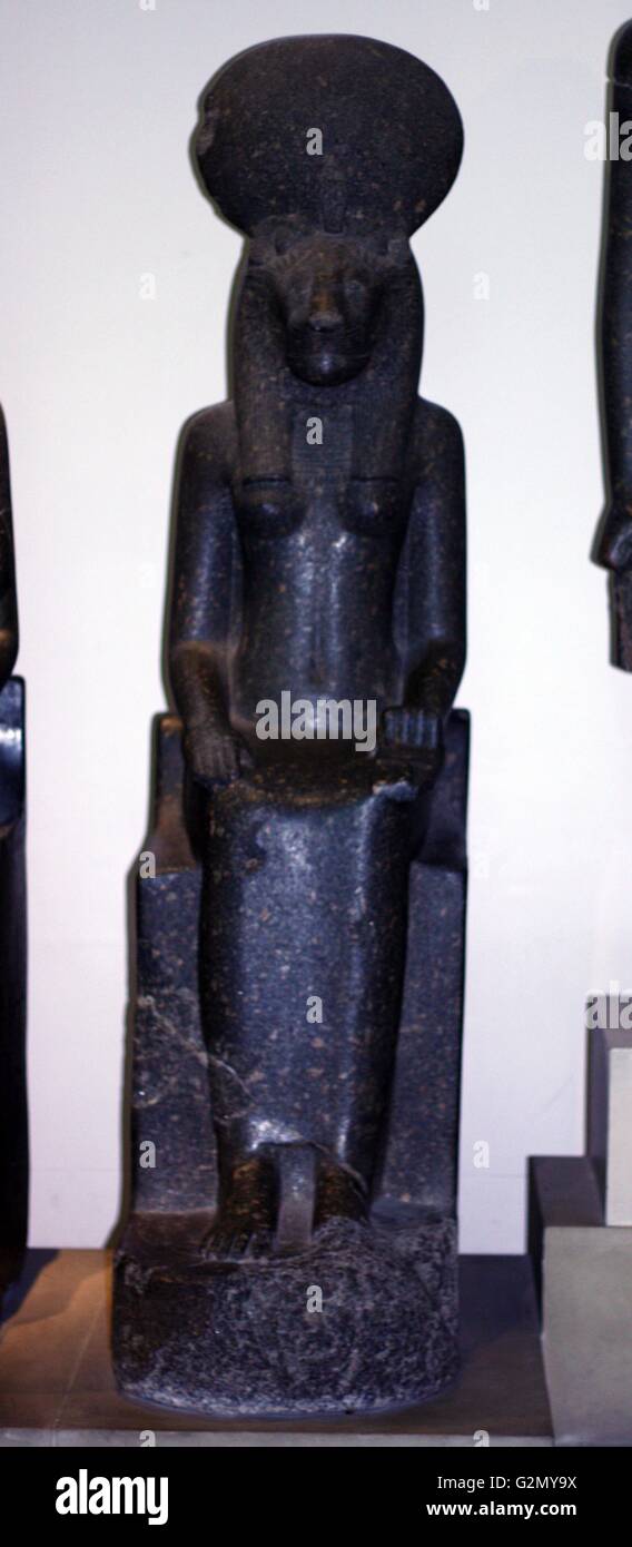 Granit Statue von Sekhmet 1350 BC. Die ägyptische Göttin mit Zerstörung verbunden. Stockfoto