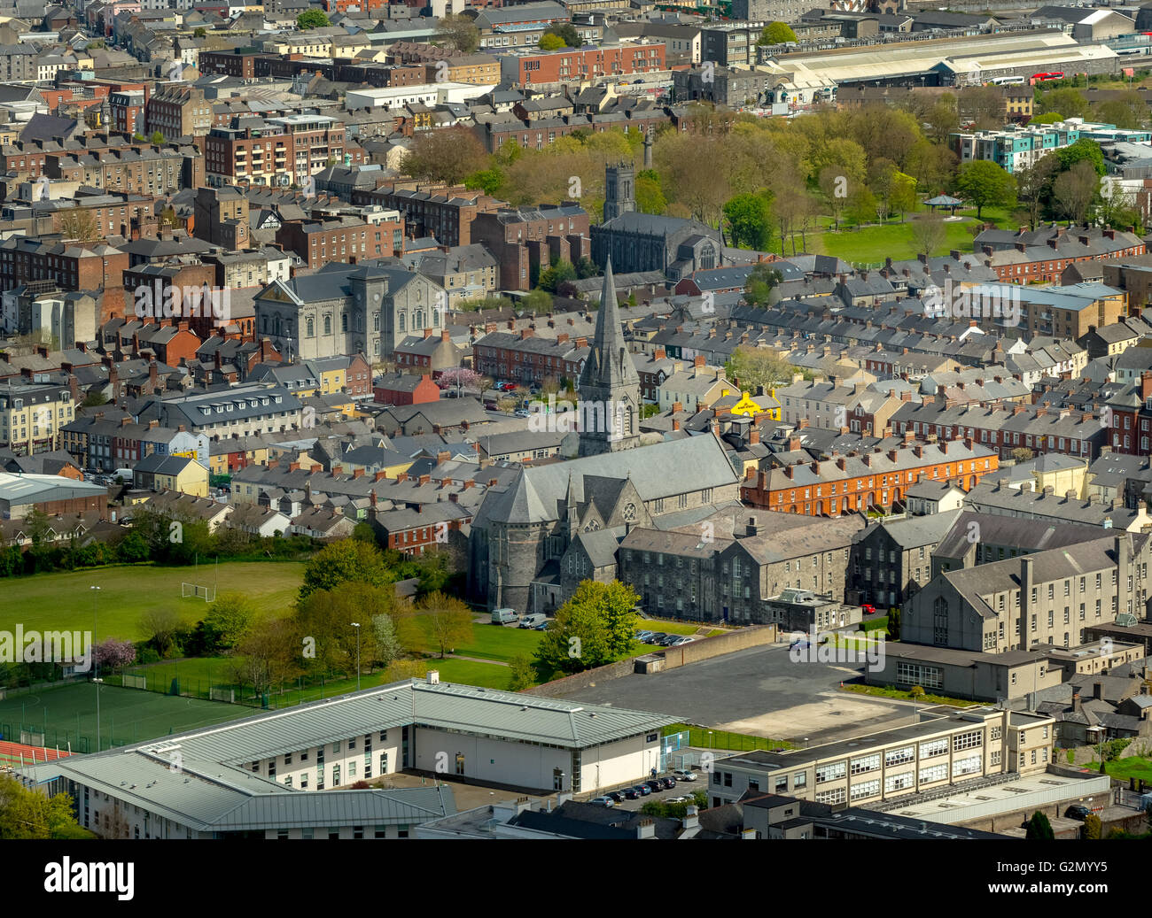 Luftaufnahme, Downtown Limerick am Shannon mit der Stadt von St. Johns COUNTY CLARE, Limerick, Irland, Europa IE, Stockfoto