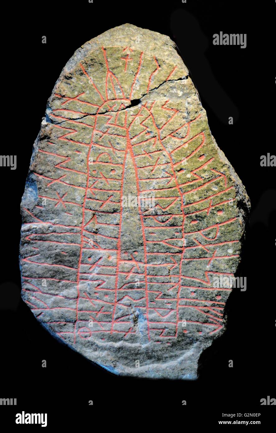Skandinavische Ega rune Stein datiert 1000 AD; errichtet von Alvkil und seine Söhne in Erinnerung an Manne; Verwalter der Norwegischen zu Ketil Stockfoto
