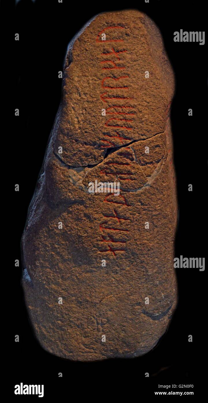 Skandinavische Vordingborg rune Stein vom 9. Jahrhundert AD; errichtet von Thjodver in Erinnerung an ihren Adils Stockfoto