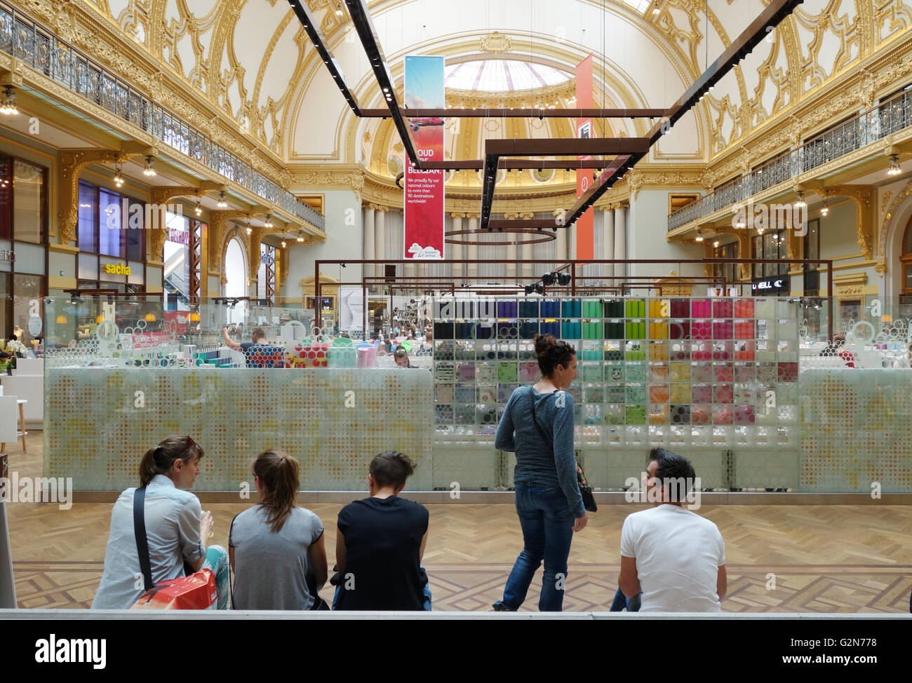 Stadsfeestzaal berühmte Antwerpen-Shopping-Mall, Meir Antwerpen-Belgien Stockfoto