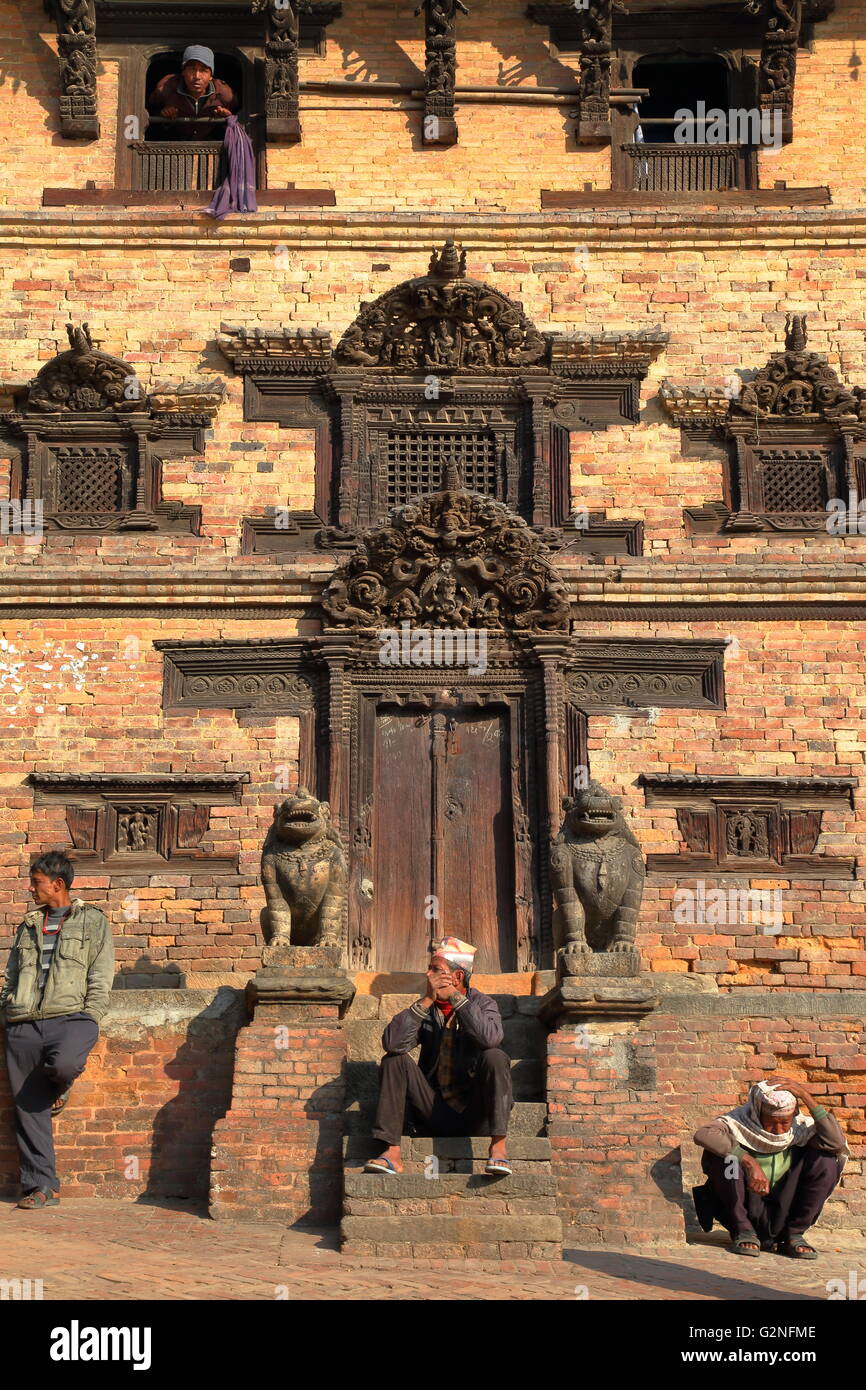Fassade des traditionellen Hauses in Bhaktapur, Nepal Stockfoto
