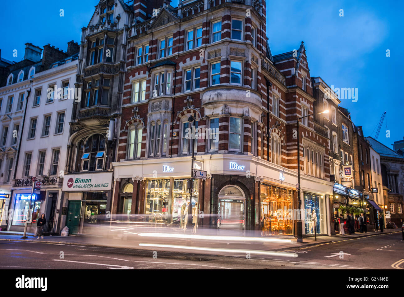 DIOR 16 Conduit Street, London W1S 2XL Windows von scupltivate Stockfoto