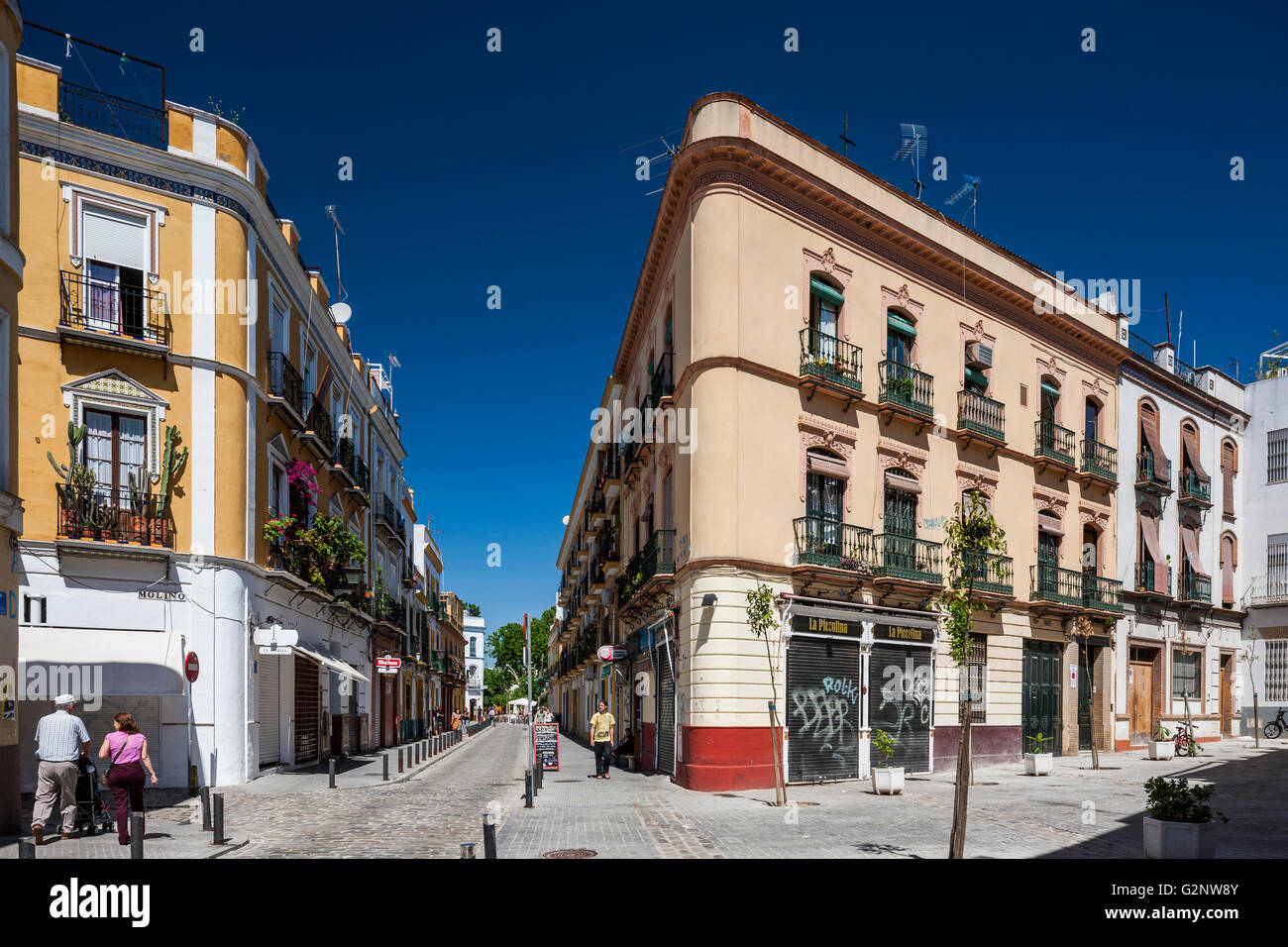 Typische Häuser, Peris Mencheta Straße, Alameda de Hercules Bereich, Sevilla, Spanien Stockfoto